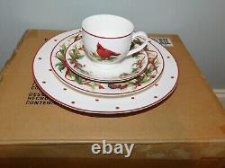 RARE! Better Homes & Gardens Cardinal 16 Pc Dinnerware Set for 4 Christmas