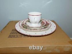 RARE! Better Homes & Gardens Cardinal 16 Pc Dinnerware Set for 4 Christmas