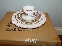 RARE! Better Homes & Gardens Cardinal 16 Pc Dinnerware Set for 4 Christmas