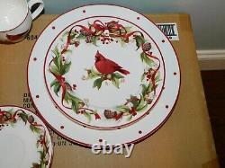 RARE! Better Homes & Gardens Cardinal 16 Pc Dinnerware Set for 4 Christmas