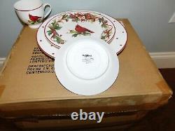 RARE! Better Homes & Gardens Cardinal 16 Pc Dinnerware Set for 4 Christmas