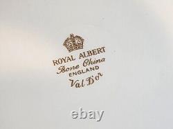 ROYAL ALBERT Val D'Or Dinner Plates, Set of 10, Made in England, NICE