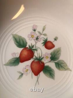 Rare Mikasa Dinnerware CL915 Berries Three Complete Service For 8