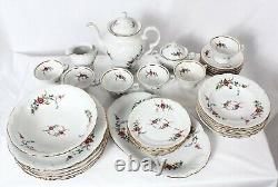 Rose Garden by WAWEL Poland Dinner set for 6 (35 pieces)