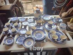 Royal China Willow Ware Blue & White Ceramic Dinner Set Plates Bowls Cups