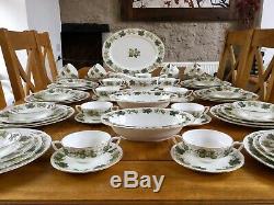 Royal Worcester Dinner Service For Eight Mathon Worcester Hops Dinnerware