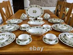 Royal Worcester Dinner Service For Six Mathon Worcester Hops Dinnerware