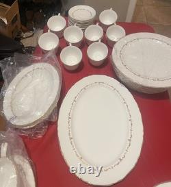 Royal Worcester GOLD CHANTILLY Fine Bone China 68 pc Set England 9.8/10 cond