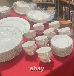 Royal Worcester GOLD CHANTILLY Fine Bone China 68 pc Set England 9.8/10 cond