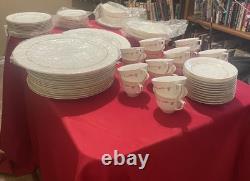 Royal Worcester GOLD CHANTILLY Fine Bone China 68 pc Set England 9.8/10 cond