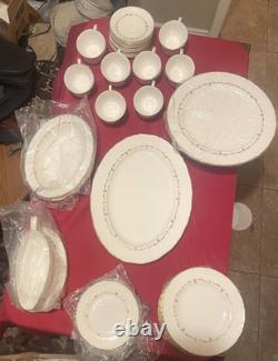 Royal Worcester GOLD CHANTILLY Fine Bone China 68 pc Set England 9.8/10 cond