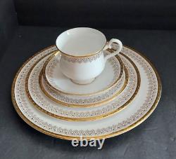 Service for 8 Royal Albert Burlington Dinnerware set with Serving 55 pieces Bone