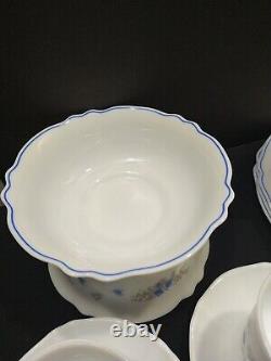 Set 16 PCs vintage Arcopal ROMANTIQUE Dinnerware France blue white setting for 4