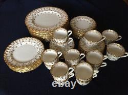 Spode Fleur de Lys Y8063 Dinnerware 12 Dinner, 12 Bread, 9 Salad, 15 cups