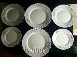 VINTAGE ARCOPAL VICTORIA FRANCE WHITE WithBLUE TRIM DINNER WARE SET 17 PIECES