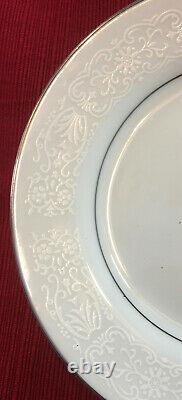 VINTAGE Brentwood Fine China Dinnerware WHITE LACE 32-Piece Set JAPAN