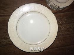 VINTAGE Brentwood Fine China Dinnerware WHITE LACE 60-Piece Set JAPAN