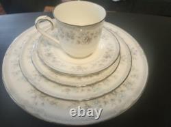 VINTAGE Discontinued Noritake Buena Vista 9728 Dinnerware Set for 8