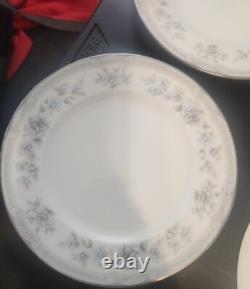 VINTAGE Discontinued Noritake Buena Vista 9728 Dinnerware Set for 8