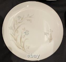 VINTAGE Mikasa Fine China Dinnerware FLOWERWOOD #6198 Blue Flowers 43-Piece Set