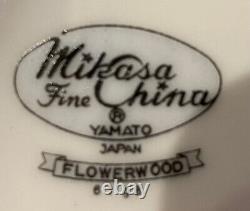 VINTAGE Mikasa Fine China Dinnerware FLOWERWOOD #6198 Blue Flowers 43-Piece Set