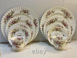 Vintage 20 Piece Royal Albert Moss Rose Bone China England 5 Piece Table For 4