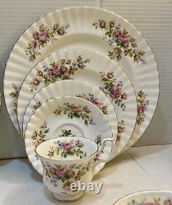 Vintage 20 Piece Royal Albert Moss Rose Bone China England 5 Piece Table For 4