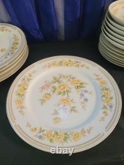 Vintage 25 Piece Montgomery Ward Fine China Rose Garden Dinnerware set for 5