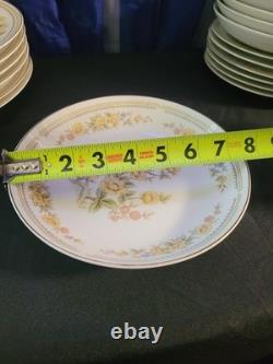 Vintage 25 Piece Montgomery Ward Fine China Rose Garden Dinnerware set for 5