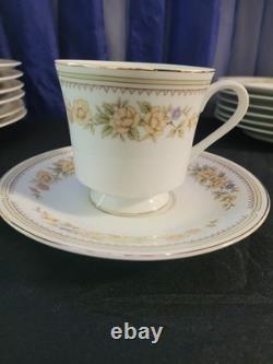 Vintage 25 Piece Montgomery Ward Fine China Rose Garden Dinnerware set for 5