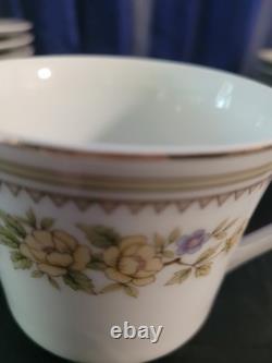 Vintage 25 Piece Montgomery Ward Fine China Rose Garden Dinnerware set for 5