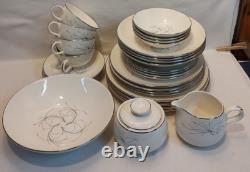 Vintage 32 Piece Lot Set Homer Laughlin Rhythm Capri MCM 4 COMPLETE 7-Pc Setting