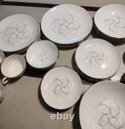 Vintage 32 Piece Lot Set Homer Laughlin Rhythm Capri MCM 4 COMPLETE 7-Pc Setting