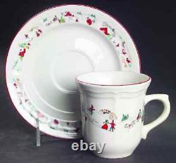 Vintage FARBERWARE White Christmas 95 #391 Dinnerware China set. 48-piece Serv