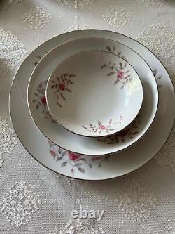 Vintage Mitake Rosebuds & Leaves Dinnerware 89 Piece Dinner Set