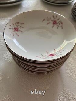 Vintage Mitake Rosebuds & Leaves Dinnerware 89 Piece Dinner Set