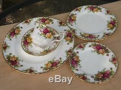 Vintage Royal Albert Old Country Roses 20 pc Dinnerware Set Service for 4