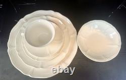Vintage Wedgewood, Queens Plain, Set Of 4, 6 Piece Place Setting, Cream, Mint