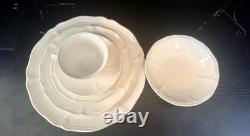Vintage Wedgewood, Queens Plain, Set Of 4, 6 Piece Place Setting, Cream, Mint