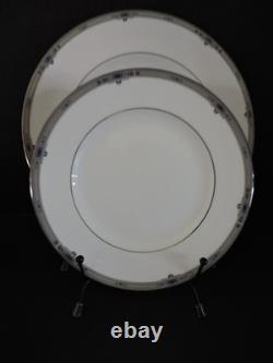 Wedgwood Amherst Platinum Trim 5 Pc Place Setting For 2 (10) Made In England