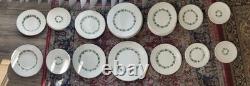 Wedgwood Stratford Edme Queen's Ware Dinner Set 36 Pieces Made In England