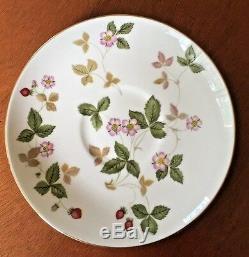 Wedgwood Wild Strawberry Dinnerware Bone China Setting For 12 Fabulous60 Pieces