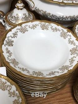 Weimar Katharine 14051 Complete Dinnerware Set, Excellent condition White/Gold