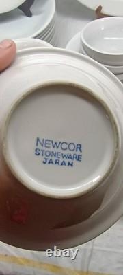 White Porcelain Dinnerware Set (52 Pieces) Mixed Brand Oneida Newcor HOME