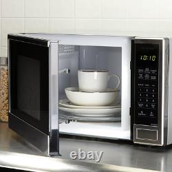 White Trianna 12-Piece Dinnerware Set, 16.20 LB